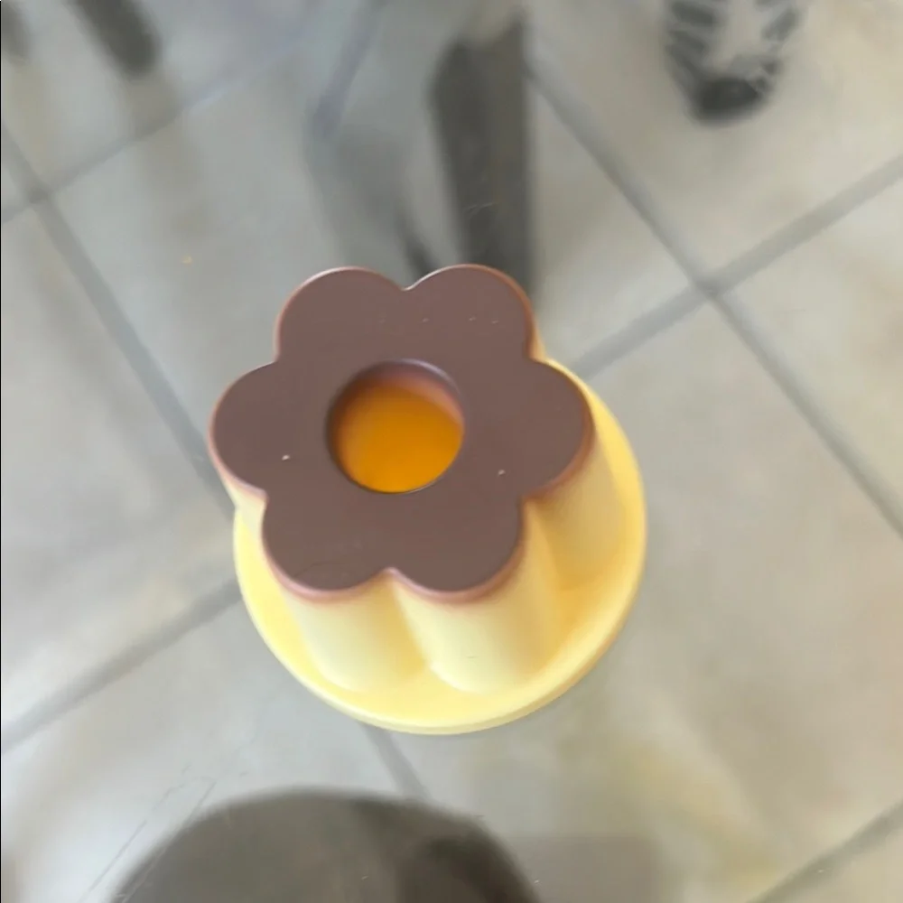 Yellow and Brown Flower-Shaped Mold